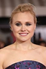 Alison Pill; Alison Courtney Pill olarak da bilinen Kanadalı  oyuncu