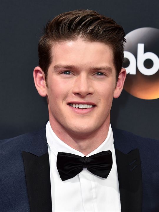 Alex MacNicoll; Amerikalı oyuncu