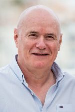 Dave Johns; Wallsend,Tyne ve Wear,İngiltere doğumlu İngiliz  oyuncu