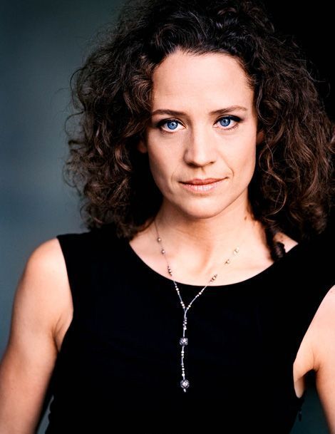 Regula Grauwiller; Liestal, İsviçre doğumlu İsviçreli oyuncu