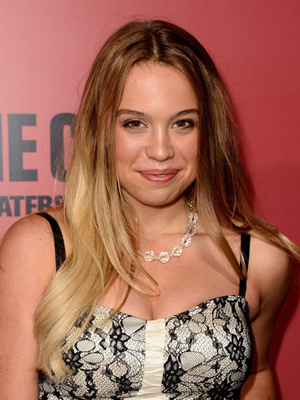 Evie Thompson; oyuncu