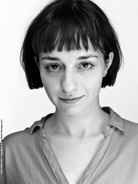 Eszter Tompa; Macar oyuncu
