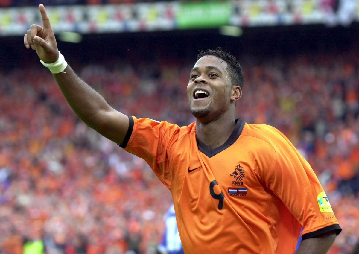 Patrick Kluivert; Patrick Stephen Kluivert olarak da bilinen Hollandalısporcu,futbolcu oyuncu