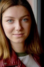 Isabella Blake-Thomas; Londra,İngiltere doğumlu İngiliz  oyuncu