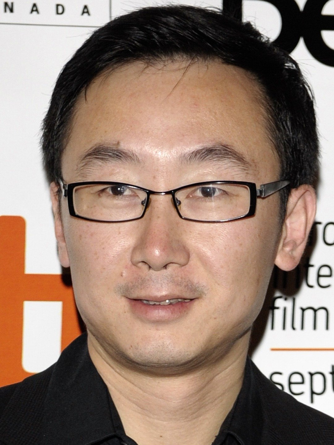 Chuan Lu; Sincan, Çin doğumlu Çinli senarist, yönetmen, yapımcı