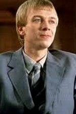 Steven Robertson; Lerwick,Shetland Adaları,İskoçya doğumlu İskoç  oyuncu, yönetmen