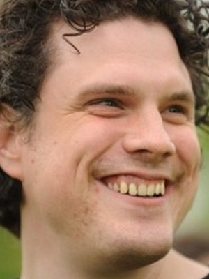 Johannes Roberts; Cambridge,Cambridgeshire,İngiltere doğumlu İngiliz  yönetmen, senarist