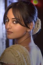 Sonakshi Sinha; Hint oyuncu