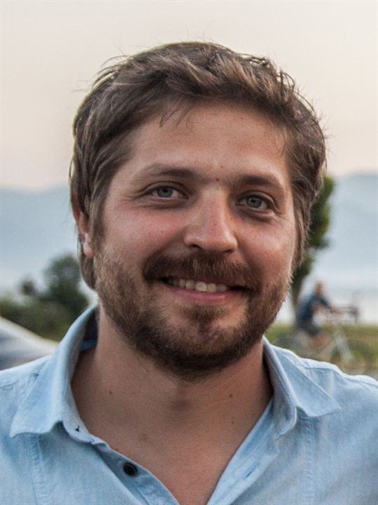 Emre Yeksan; Türk senarist, yapımcı, yönetmen