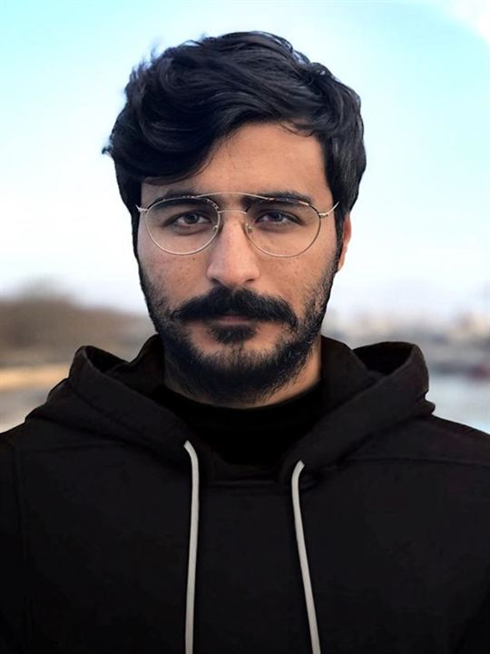 Cenk Ertürk; Türk senarist, yapımcı, yönetmen