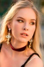 Emma Bellomy; oyuncu