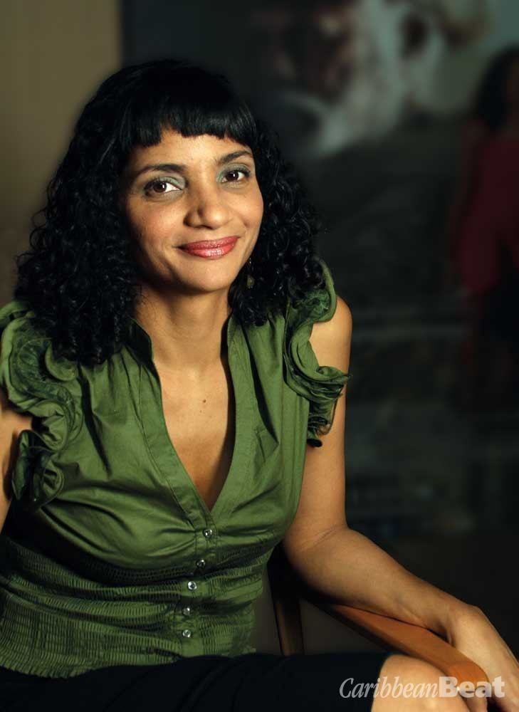 Leticia Tonos Paniagua; Santo Domingo, Dominik Cumhuriyeti doğumlu Dominikli senarist, yönetmen