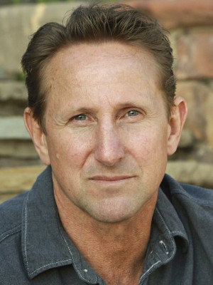 Denney Pierce; Amerikalı oyuncu, dublör