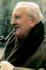 J.R.R. Tolkien; John Ronald Reuel Tolkien olarak da bilinen İngiliz yazar