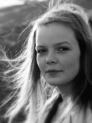 Hreindís Ylva Garðarsdóttir; Reykjavik,İzlanda doğumlu İzlandalı oyuncu