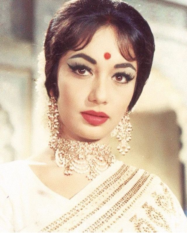 Sadhana; Karaçi, Pakistan doğumlu Sadhana Shivdasani, Sadhana Nayyar olarak da bilinen Hintdansçı oyuncu