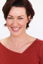 Stephanie Paul; oyuncu, kostüm tasarımcısı, yardımcı kostüm tasarımcısı