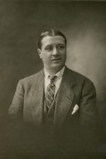 Raimu; Jules Muraire olarak da bilinen Fransız oyuncu