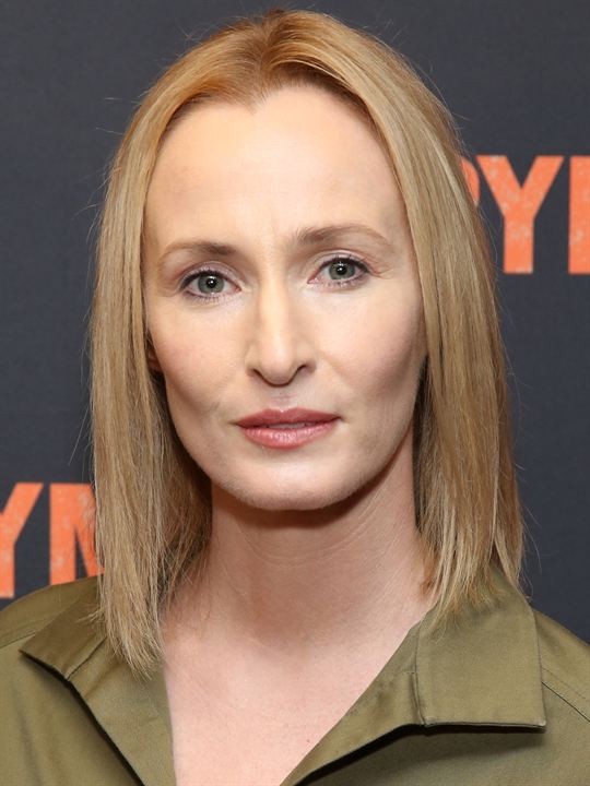 Genevieve O'Reilly; Dublin,İrlanda doğumlu İrlandalı  oyuncu