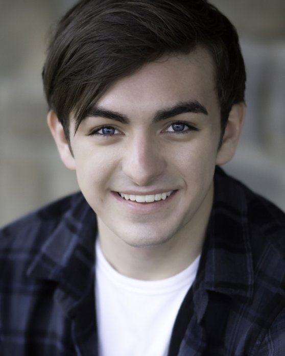 Zander Lyons; oyuncu