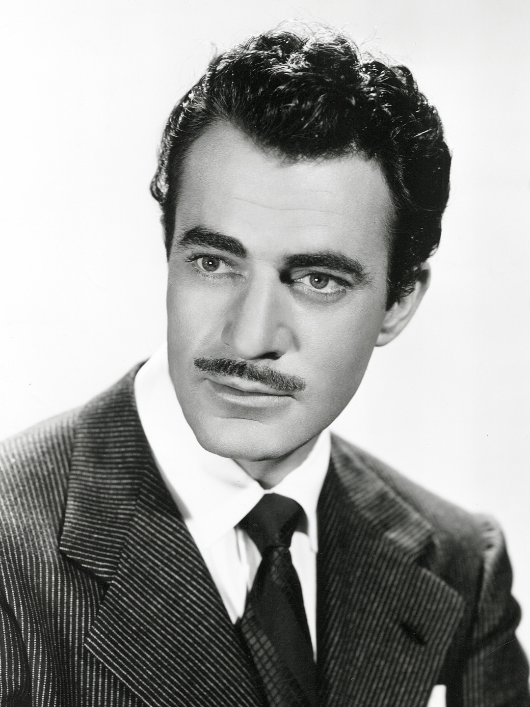 Gilbert Roland; Ciudad Juárez, Chihuahua, Meksika doğumlu Luis Antonio Dámaso de Alonso olarak da bilinen Meksikalı oyuncu