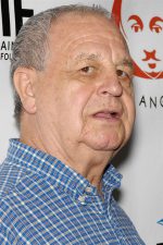 Paul Dooley; Amerikalı oyuncu