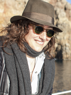 Athina Rachel Tsangari, Yunan, yapımcı, yönetmen, senarist, oyuncu