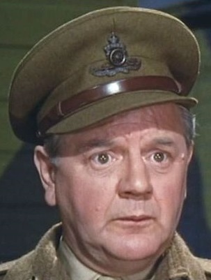 Naunton Wayne; Llanwonno,Glamorganshire,Galler doğumlu İngiliz  oyuncu