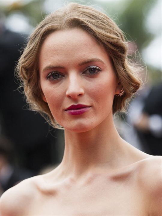 Daria Strokous; oyuncu