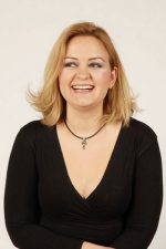 Nuray Uslu; senarist, oyuncu, ortak senarist