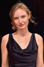 Julia Roy; Fransız oyuncu, senarist