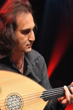 Yurdal Tokcan; müzisyen