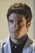 Joshua Bowman; Berkshire,İngiltere doğumlu Josh Bowman olarak da bilinen İngiliz  oyuncu
