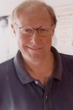 Gavin Scott; İngiliz  senarist, oyuncu