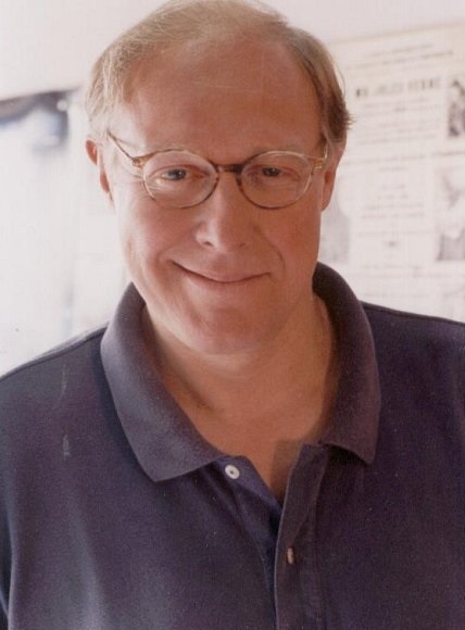 Gavin Scott; İngiliz  senarist, oyuncu