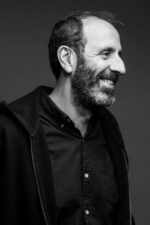 Alexandre Gavras; Fransız, yapımcı, oyuncu, yönetmen