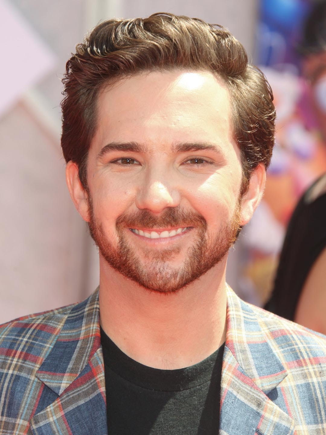 John Morris; Paris, Teksas, ABD doğumlu seslendirme sanatçısı