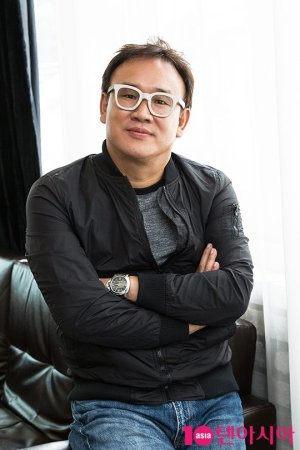Kim Sung-su; Seul, Güney Kore doğumlu senarist, besteci ve yönetmen
