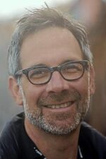 Robert Katz; Amerikalı bir romancı, senarist