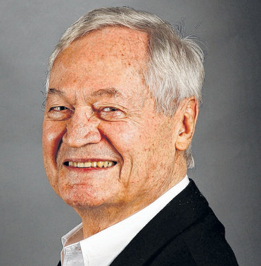 Roger Corman; Detroit, Michigan, ABD doğumlu Roger William Corman olarak da bilinen Amerikalı; yönetmen, yapımcı, oyuncu