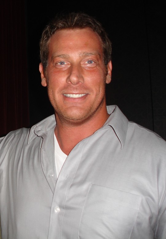 Troy Brenna; Troy R. Brenna olarak da bilinen Amerikalı dublör