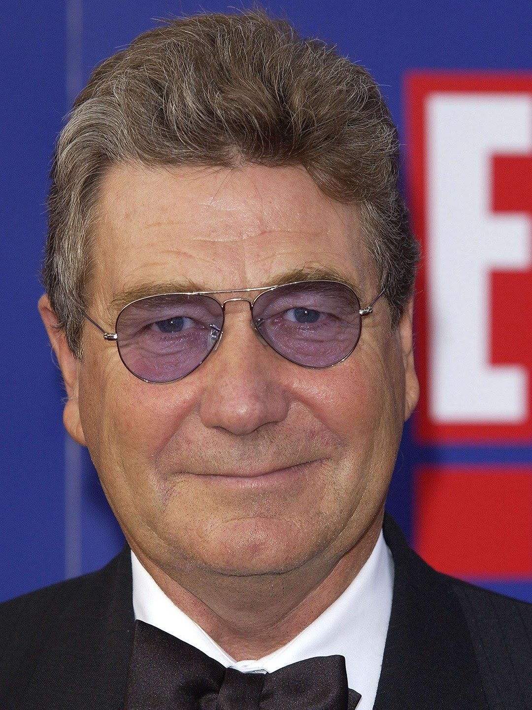 Vic Armstrong; İngiliz film yönetmeni, dublör koordinatörü, ikinci birim yönetmeni ve dublör