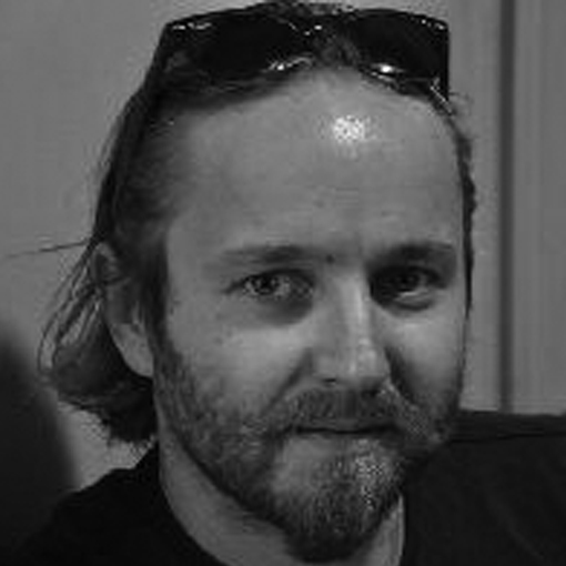 Ali Çorapçı, Türk oyuncu ve seslendirme sanatçısı