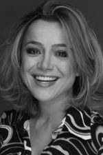 Zeynep Özden Ayyıldız; oyuncu ve seslendirme sanatçısı