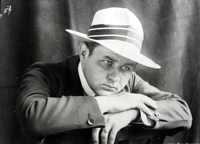 Danylo Demutsky; Ohmativ, Ukrayna doğumlu görüntü yönetmeni