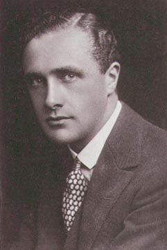 Owen Nares; Earley, Berkshire, İngiltere doğumlu oyuncu