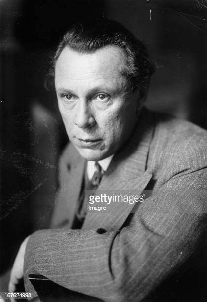 Walter Von Molo; Šternberk, Çekya doğumlu yazar