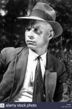 Aleksandr Dovzhenko; Sosnytsya, Ukrayna doğumlu yönetmen, senarist ve yapımcı