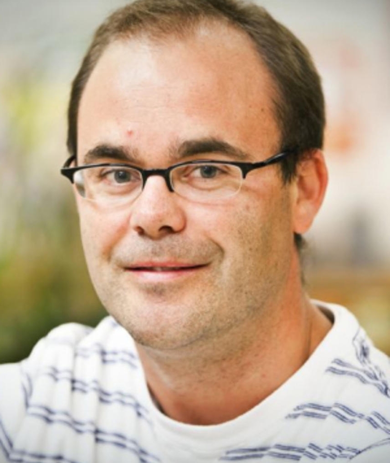 Dennis Bots; Kitwe, Zambiya doğumlu yönetmen