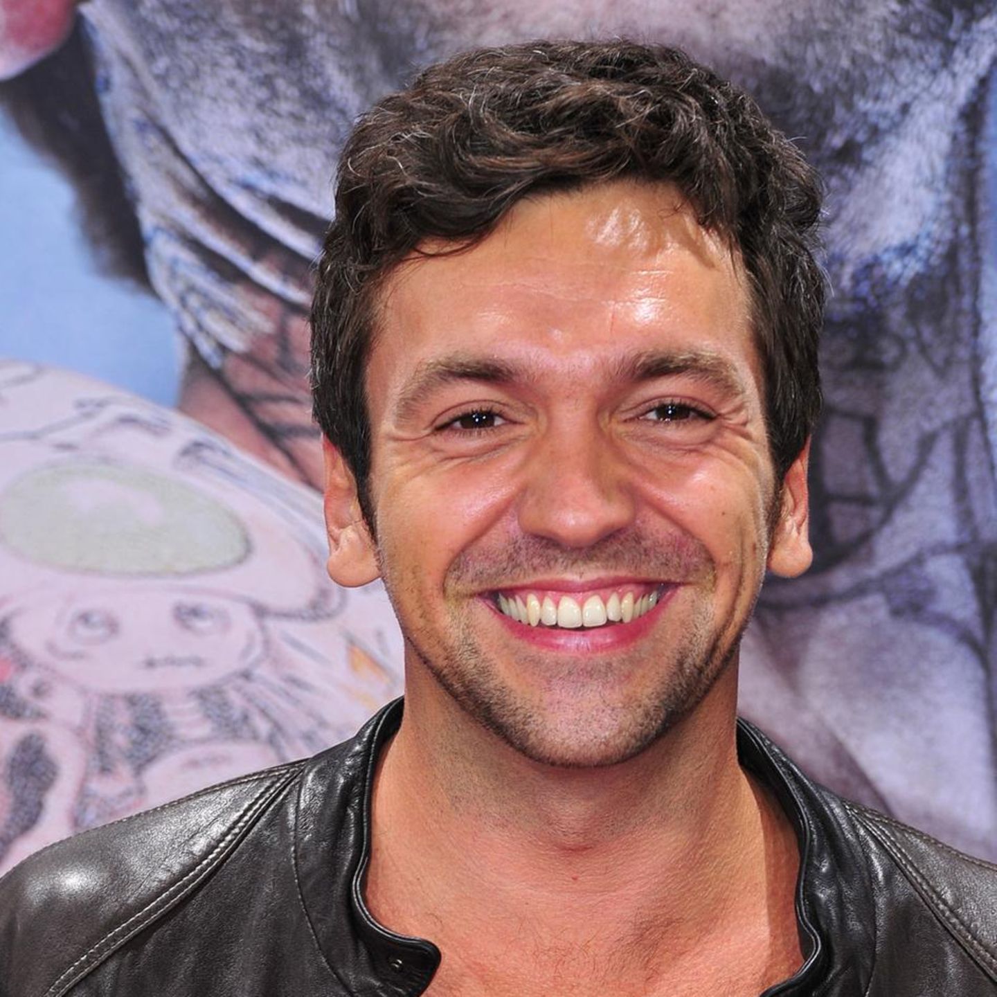 Bora Dağtekin; Hannover, Almanya doğumlu senarist ve yönetmen